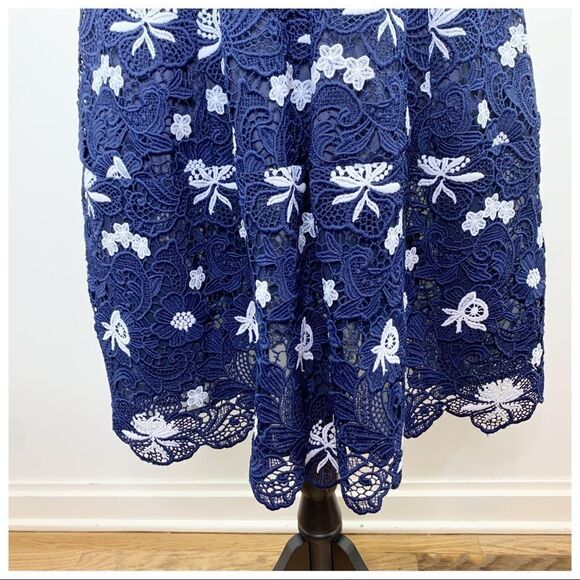 TALBOT RUNHOF Blue Lace Short Sleeved Cocktail Dress Sz 4‎ - Picture 4 of 16